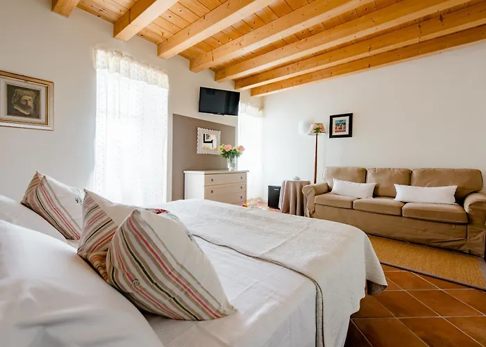 Oda ve Kahvaltı Poggio Caiar 4*